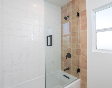3871 Welland Avenue - Photo Thumbnail 14