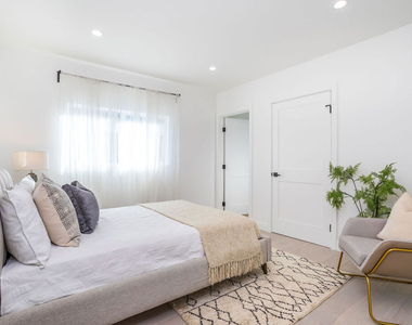 3871 Welland Avenue - Photo Thumbnail 12