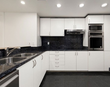 10520 Wilshire Boulevard - Photo Thumbnail 6
