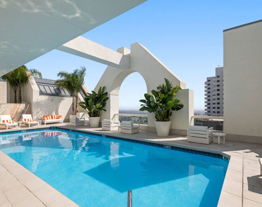10520 Wilshire Boulevard - Photo Thumbnail 14