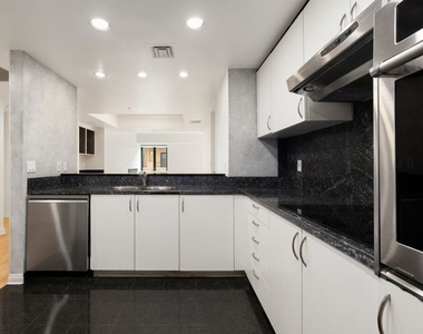 10520 Wilshire Boulevard - Photo Thumbnail 5