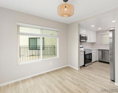 4265 Asher St - Photo Thumbnail 4
