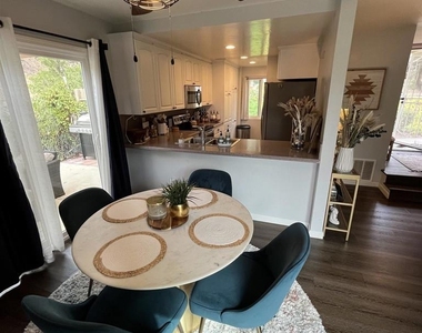 3707 Yale Drive - Photo Thumbnail 4