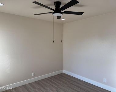 12475 Sunnyglen Drive - Photo Thumbnail 24