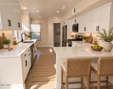 12475 Sunnyglen Drive - Photo Thumbnail 4