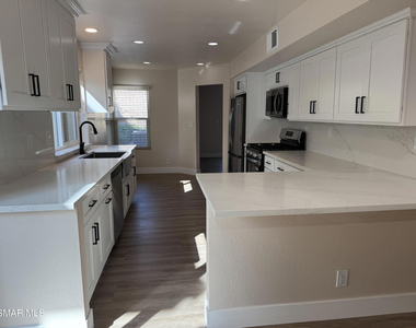 12475 Sunnyglen Drive - Photo Thumbnail 5