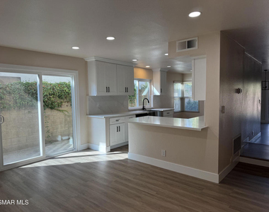 12475 Sunnyglen Drive - Photo Thumbnail 7