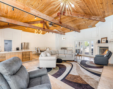 3192 Sycamore Drive - Photo Thumbnail 2