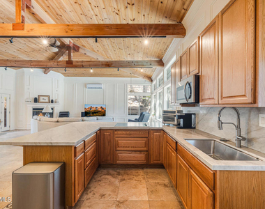3192 Sycamore Drive - Photo Thumbnail 7