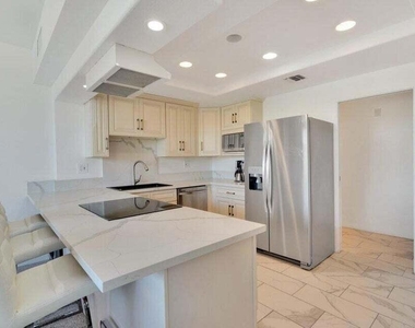 910 Island Drive - Photo Thumbnail 18