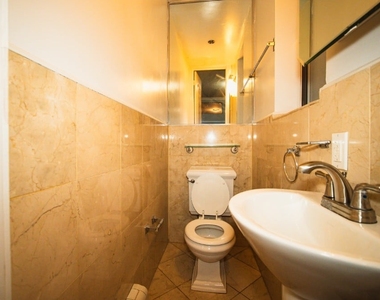 42 Avenue B - Photo Thumbnail 2