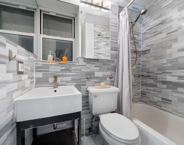 437 West 53rd Street - Photo Thumbnail 7