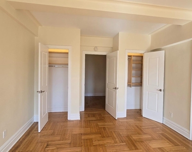 West 79th Street - Photo Thumbnail 10