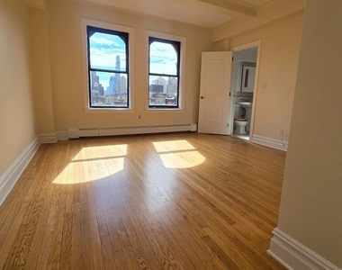 West 79th Street - Photo Thumbnail 2