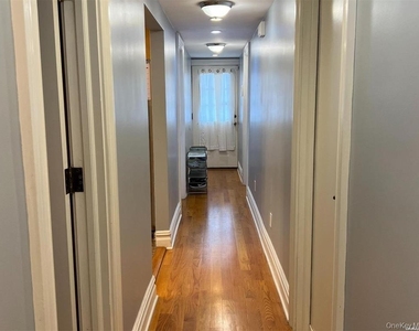 548 S Strong Avenue - Photo Thumbnail 16