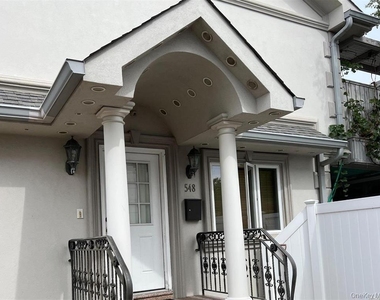 548 S Strong Avenue - Photo Thumbnail 2