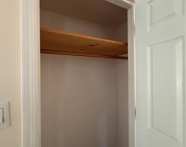 624 W Beech Street - Photo Thumbnail 14