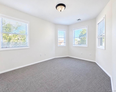 21 Marwood Road N - Photo Thumbnail 9