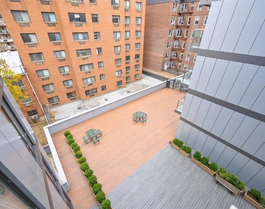144-27 Sanford Avenue - Photo Thumbnail 18
