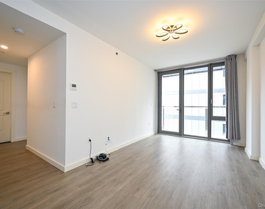 144-27 Sanford Avenue - Photo Thumbnail 8