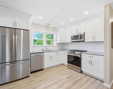 3 Teneyck Avenue - Photo Thumbnail 12