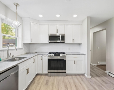 3 Teneyck Avenue - Photo Thumbnail 11
