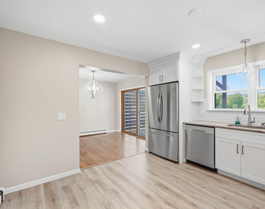 3 Teneyck Avenue - Photo Thumbnail 14