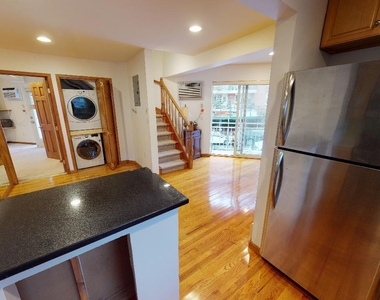 67-08 Exeter Street - Photo Thumbnail 10