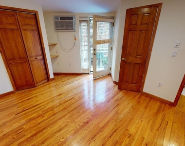 67-08 Exeter Street - Photo Thumbnail 15