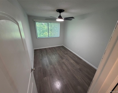 203 Springmeadow Drive - Photo Thumbnail 6