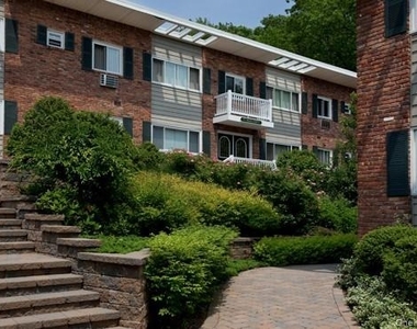 427 Main Street - Photo Thumbnail 1