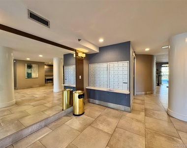 100 Cuttermill Road - Photo Thumbnail 12