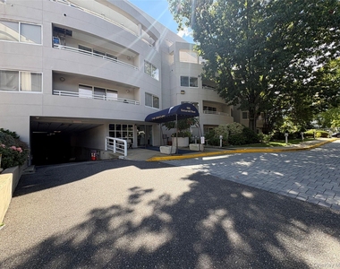100 Cuttermill Road - Photo Thumbnail 16