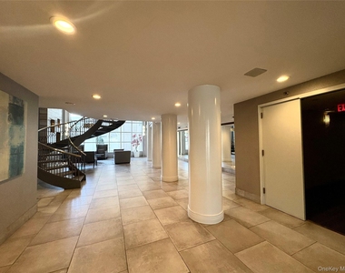 100 Cuttermill Road - Photo Thumbnail 9