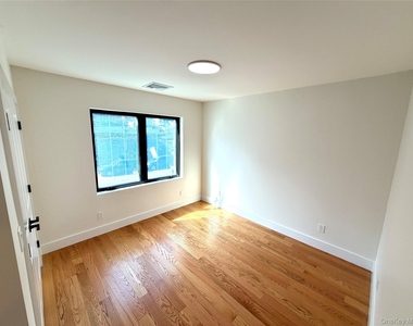 44 New Avenue - Photo Thumbnail 10