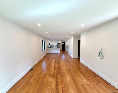 44 New Avenue - Photo Thumbnail 6