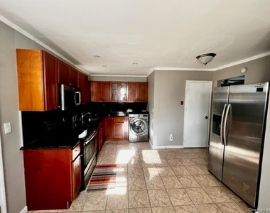180 Elmwood Street - Photo Thumbnail 2