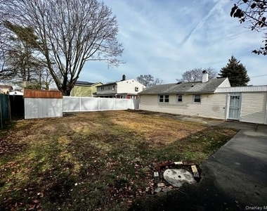180 Elmwood Street - Photo Thumbnail 12