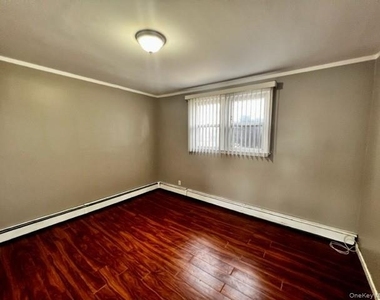 180 Elmwood Street - Photo Thumbnail 6