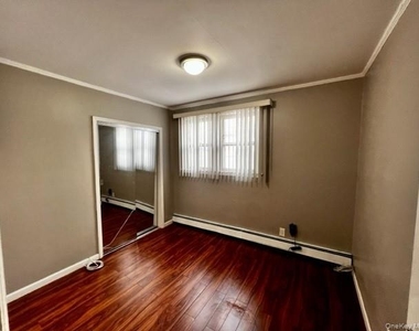 180 Elmwood Street - Photo Thumbnail 8