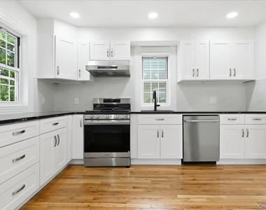 42 Chestnut Street - Photo Thumbnail 5