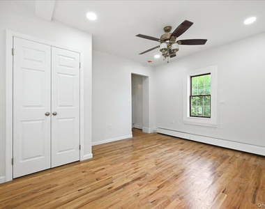 42 Chestnut Street - Photo Thumbnail 9