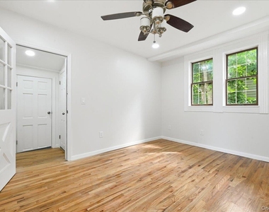 42 Chestnut Street - Photo Thumbnail 8