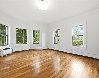42 Chestnut Street - Photo Thumbnail 11