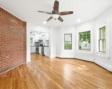42 Chestnut Street - Photo Thumbnail 2