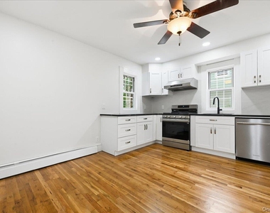42 Chestnut Street - Photo Thumbnail 4