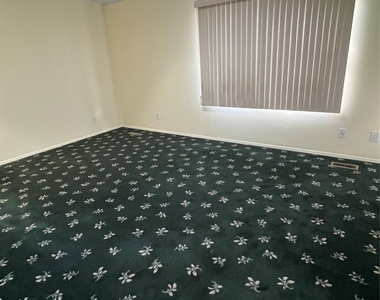 21 Sandy Hill Road - Photo Thumbnail 7