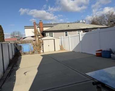 16013 N Conduit Avenue - Photo Thumbnail 5