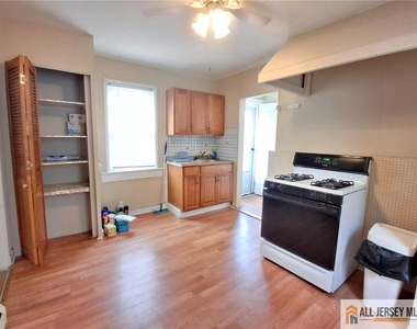 27 Obert Street - Photo Thumbnail 1
