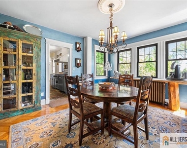 0-1048-105 Prospect Street - Photo Thumbnail 6